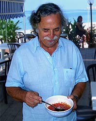 Massimo mit Habanero-Salsa