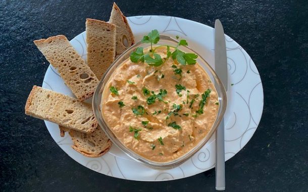 Pikanter Feta-Frischkäse Dip