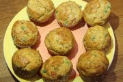 Chili-Muffins mit Eiern, Erbsen und Speck